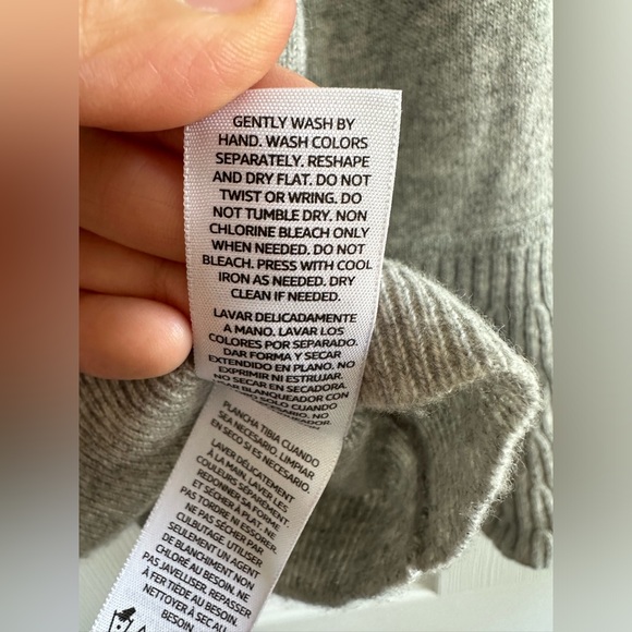 Lark & Ro gray bell sleeve cashmere sweater size small - Picture 6 of 6